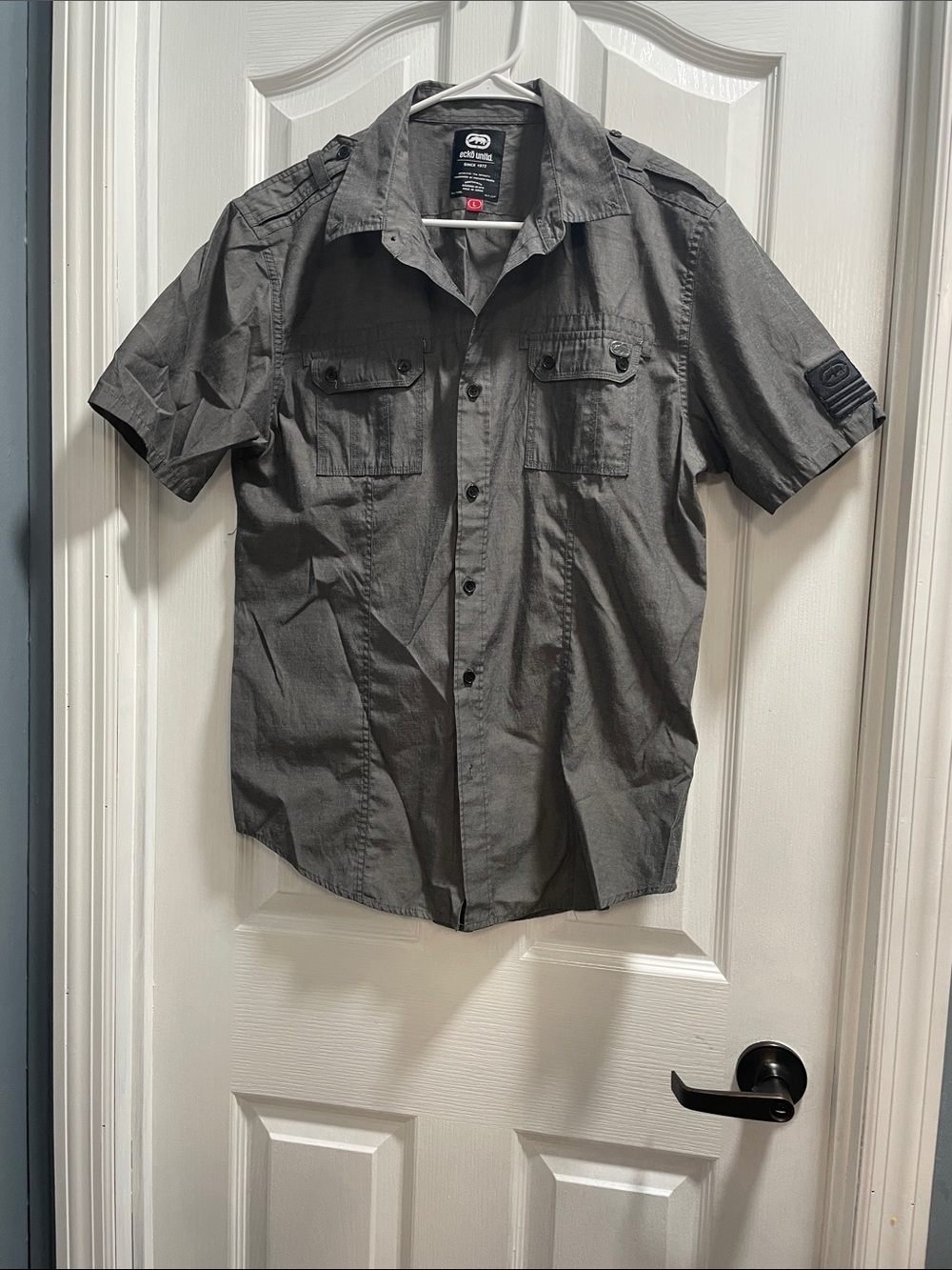 Oakley Men's Short Sleeve Button-Up Shirt in Charcoal